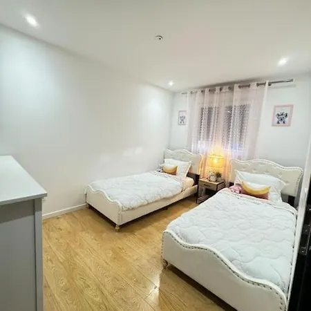 La Six_jml Holiday home *